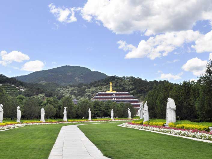 清东陵万佛园：皇家陵寝旁的往生净土与文化